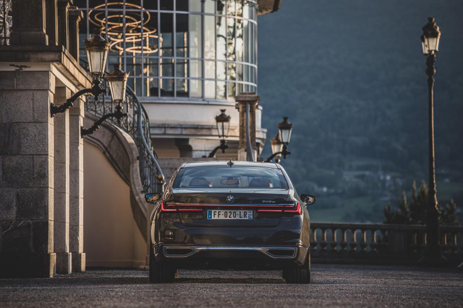  BMW 745e (G11) 2019 года  (WW) (фото 23 из 31)
